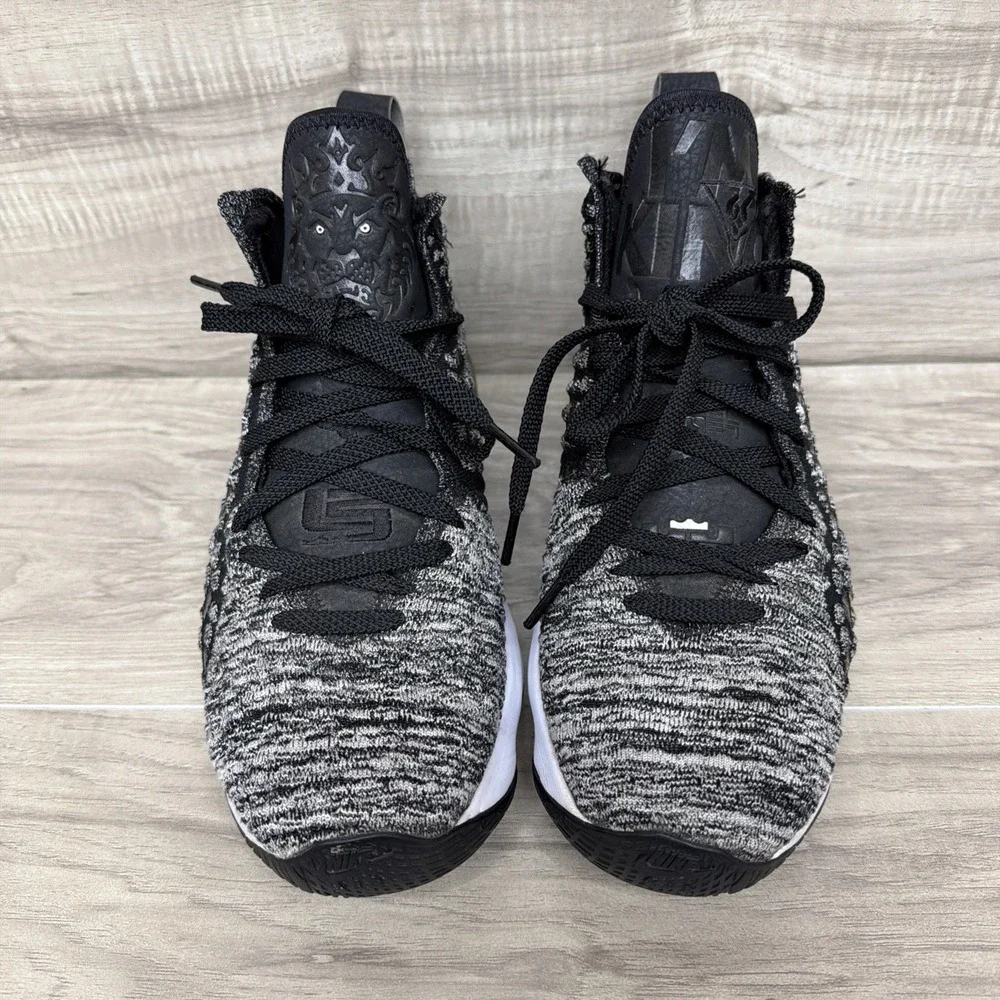 Nike LeBron 17 Boys Size 6.5Y Black Athletic Running Basketball Shoes Oreo